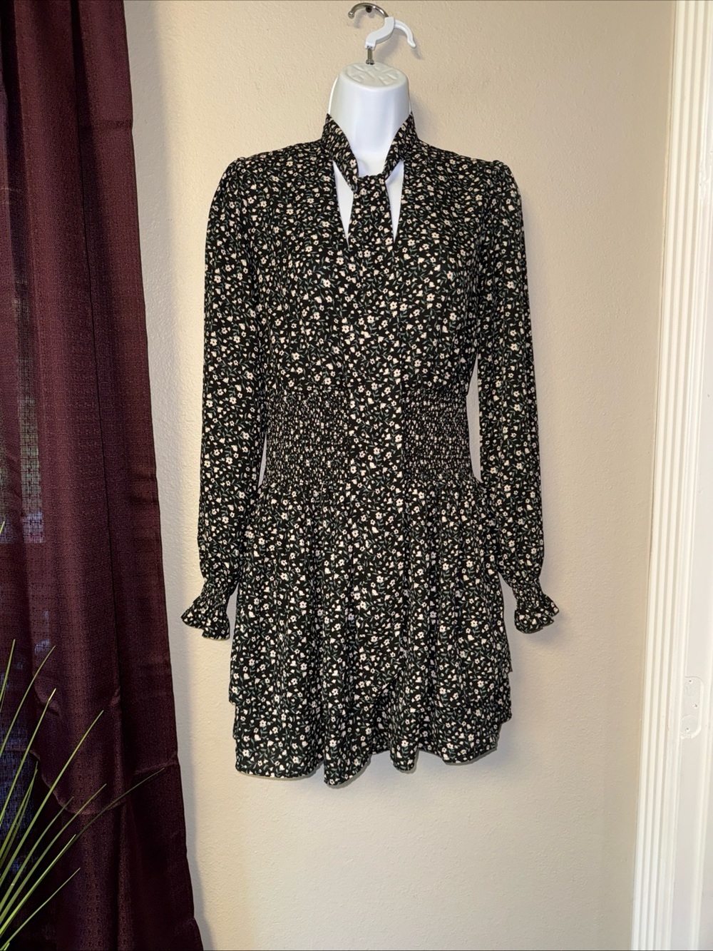#862 Forever 21 Long Sleeve Boho Ruffle Dress Size Small